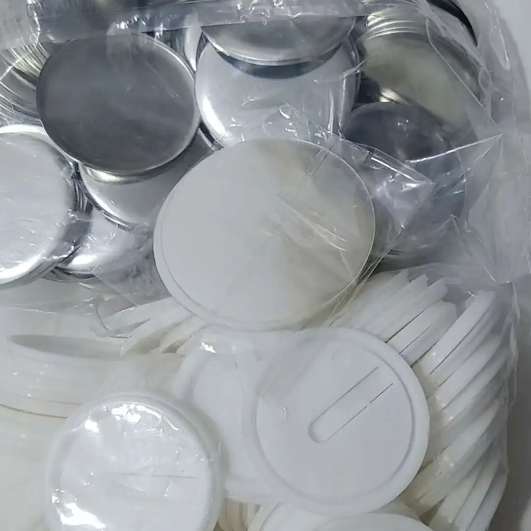 100 قطعة من شارات الأزرار القا - مراجعة Button Badge Blank وسعره